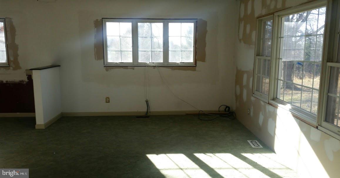 4321 Hoffmanville Road Manchester, MD 21102 - Photo 10 of 19 Living ROom