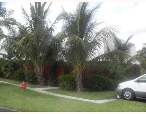 22250 Boca Rancho Drive, Unit C Boca Raton, FL 33428 - Photo 13 of 16 Exterior Front