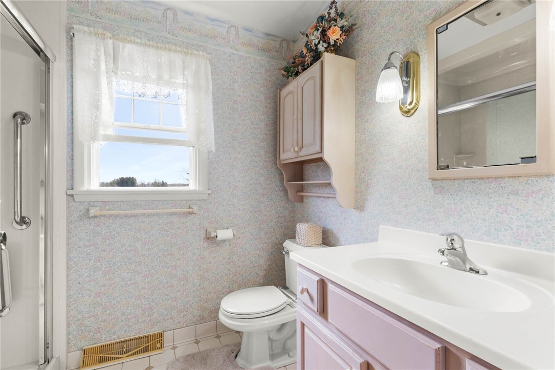 6798 Wescott Road Le Roy, NY 14143 - Photo 15 of 33 Full Bathroom