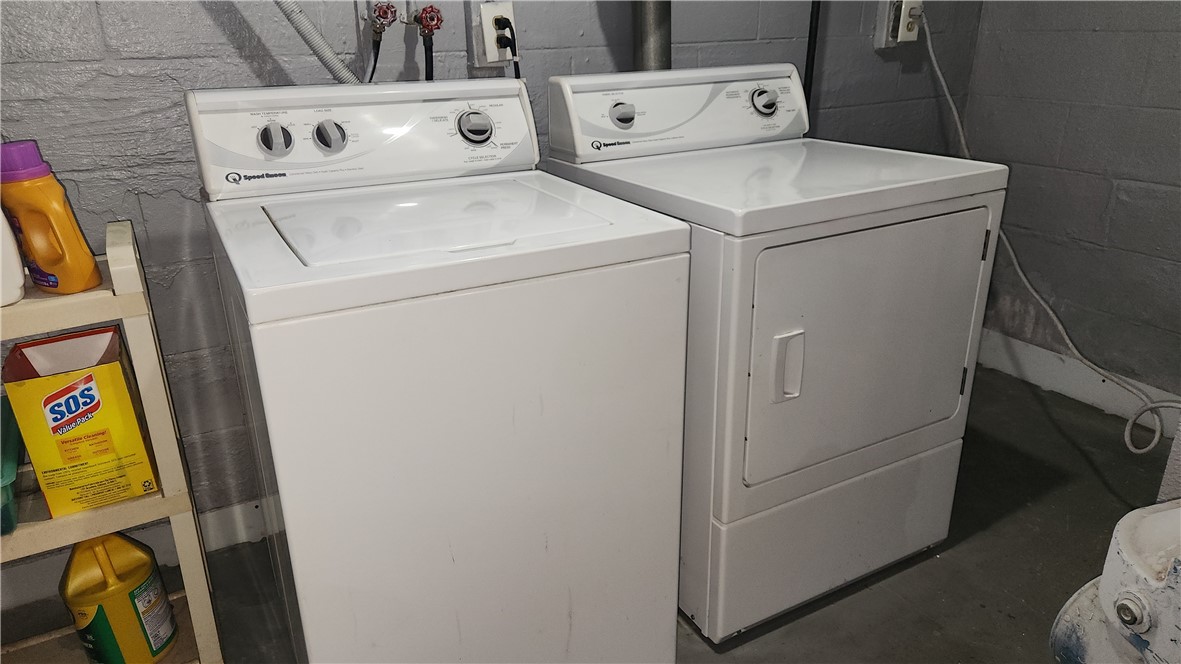 6798 Wescott Road Le Roy, NY 14143 - Photo 33 of 33 Speed Queen washer and Dryer
