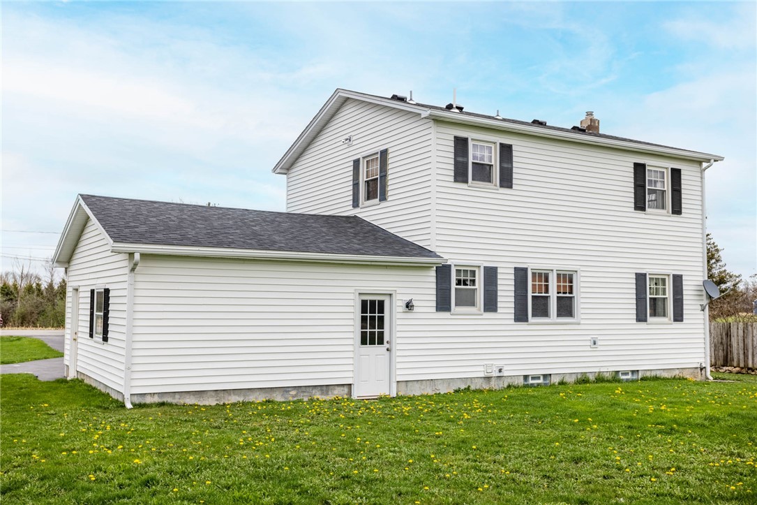 6798 Wescott Road Le Roy, NY 14143 - Photo 4 of 33