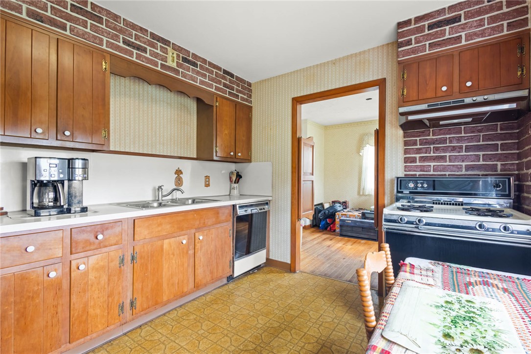 6798 Wescott Road Le Roy, NY 14143 - Photo 6 of 33 Kitchen