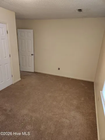 $1,000 | 477 Huntingridge Road, Unit B, Greenville, NC 27834