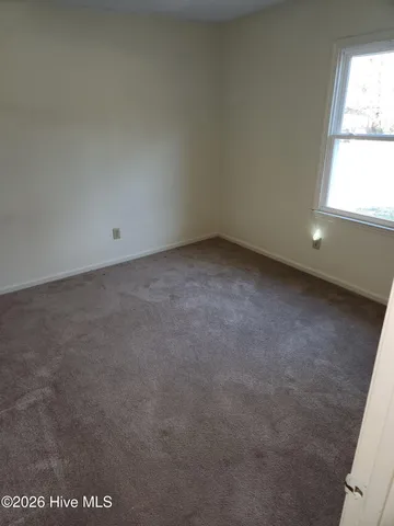 $1,000 | 477 Huntingridge Road, Unit B, Greenville, NC 27834