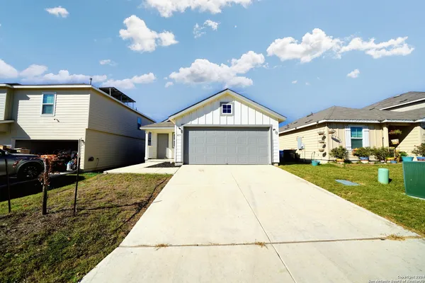 $1,575 | 815 Retama Pass, San Antonio, TX 78220