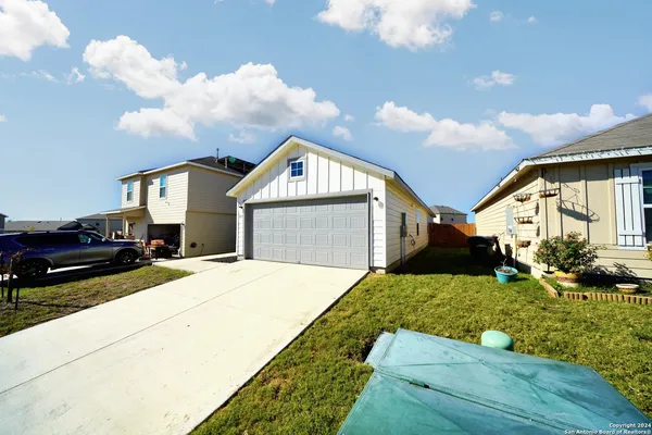 $1,575 | 815 Retama Pass, San Antonio, TX 78220