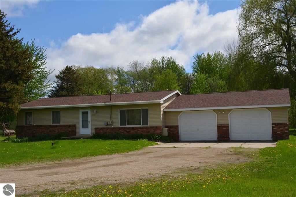 2325 South Shepherd Road Mount Pleasant, MI 48858 - Photo 1 of 18 1870129.JPG