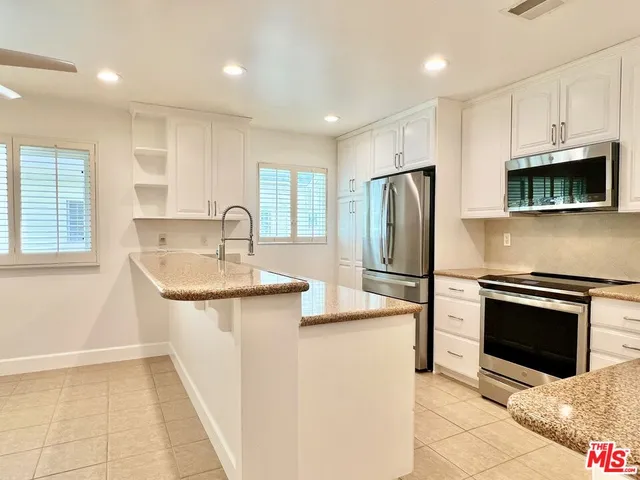 $5,750 | 13218 Fiji Way, Unit B, Marina del Rey, CA 90292