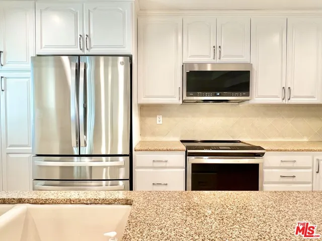 $5,750 | 13218 Fiji Way, Unit B, Marina del Rey, CA 90292