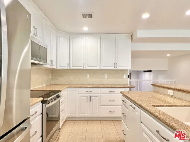 $5,750 | 13218 Fiji Way, Unit B, Marina del Rey, CA 90292