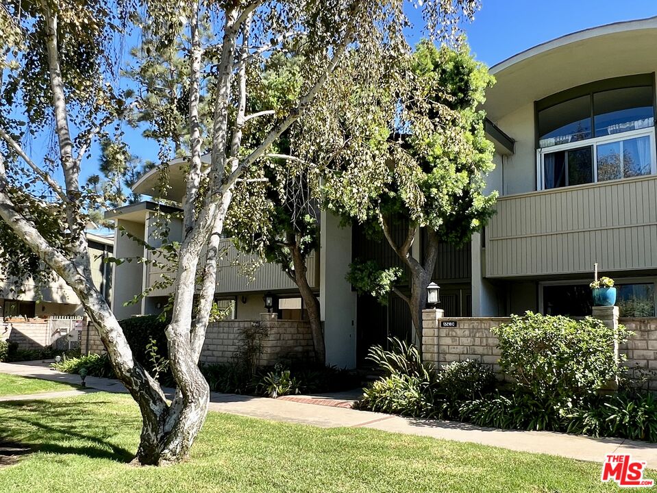 13218 Fiji Way, Unit B Marina del Rey, CA 90292 - Photo 4 of 63