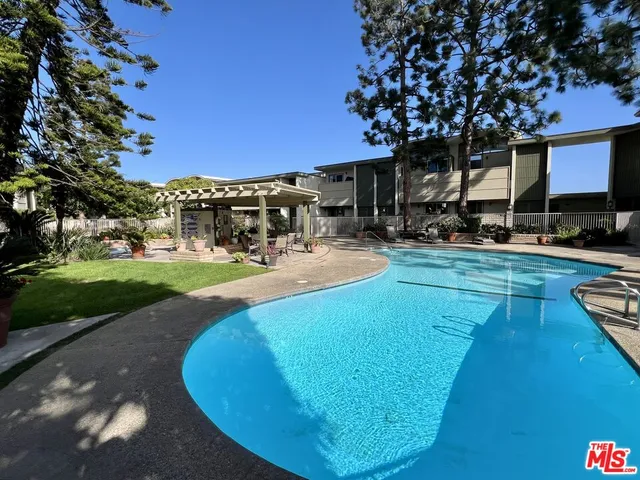 $5,750 | 13218 Fiji Way, Unit B, Marina del Rey, CA 90292