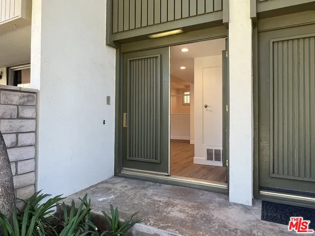 $5,750 | 13218 Fiji Way, Unit B, Marina del Rey, CA 90292