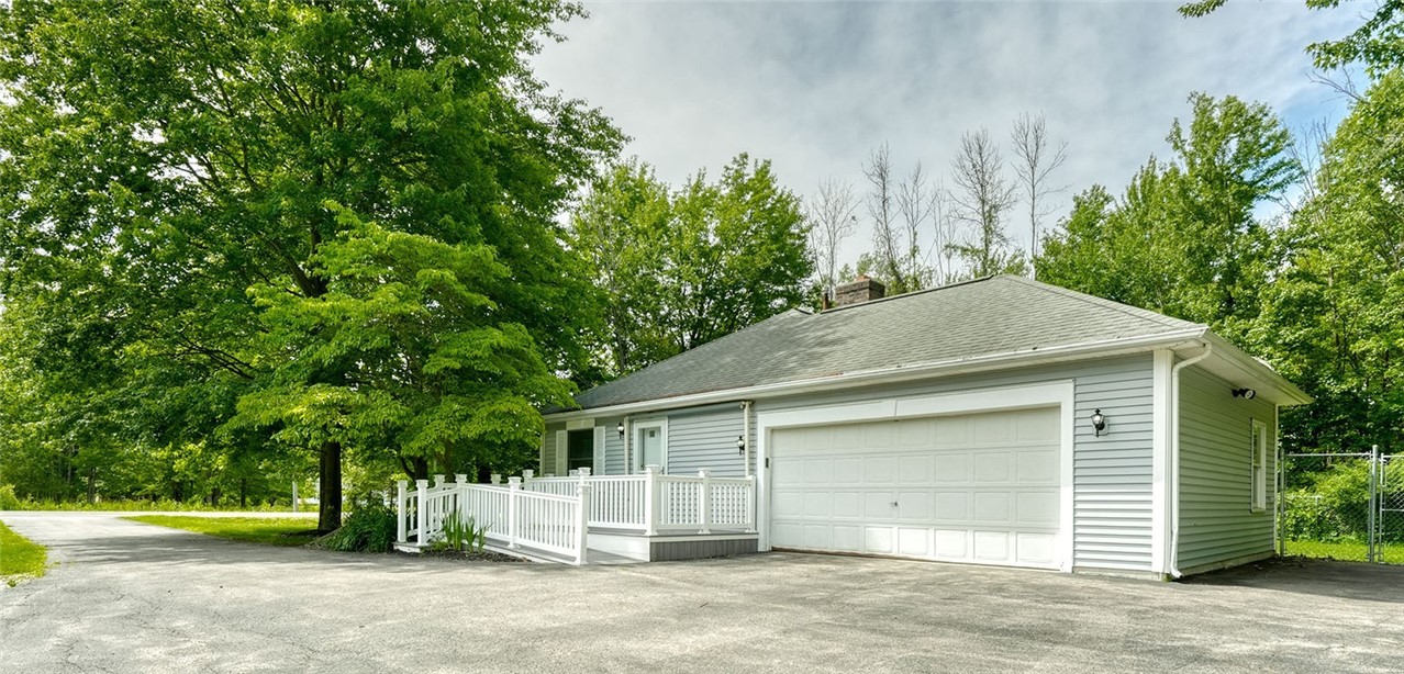 6578 Lakeside Road Ontario, NY 14519 - Photo 4 of 40