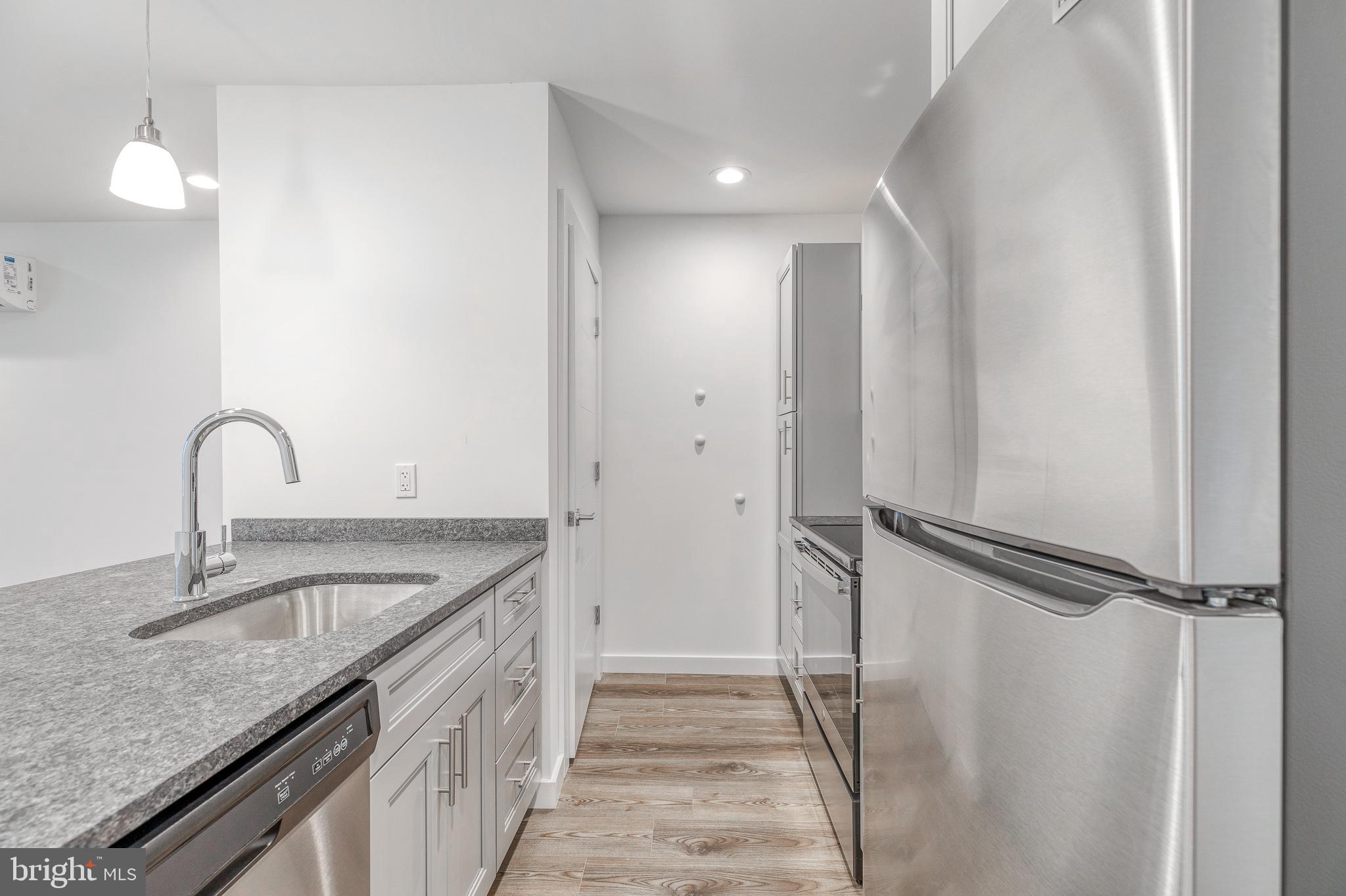 751 North 43rd Street, Unit 101 Philadelphia, PA 19104 - Photo 4 of 17