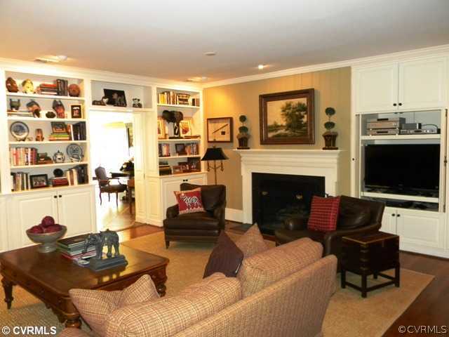 4206 Sulgrave Road Richmond, VA 23221 - Photo 9 of 12 Den/Family/Great Room