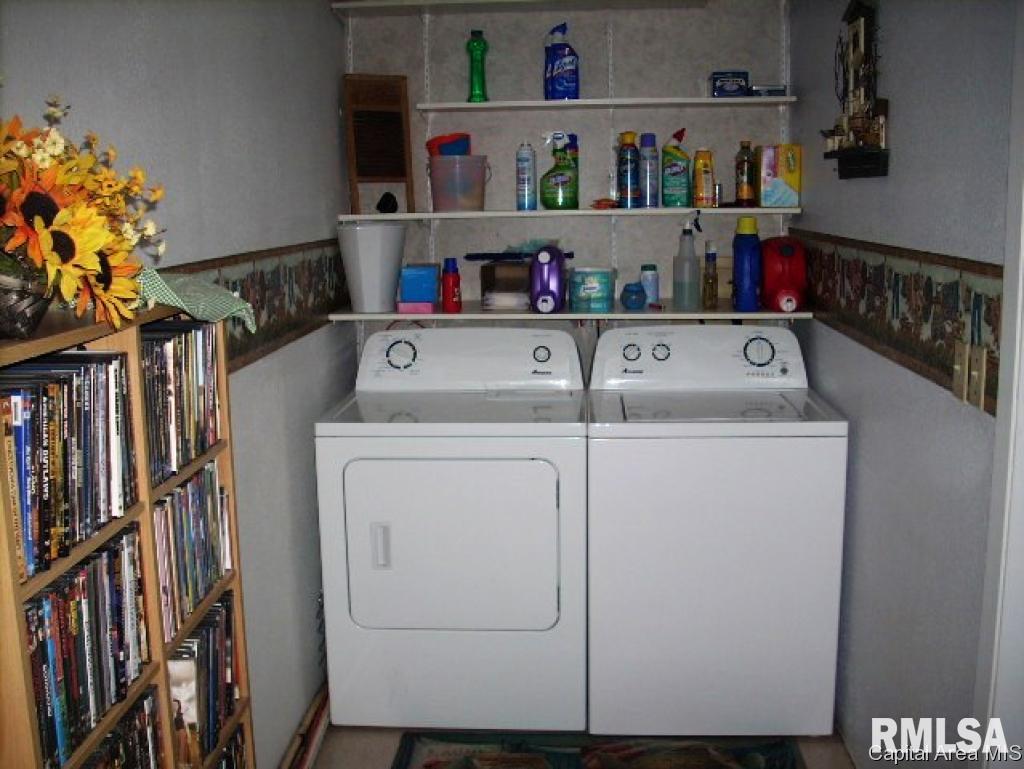 21901 Nursery Road Carlinville, IL 62626 - Photo 14 of 24 Gallery Image 14