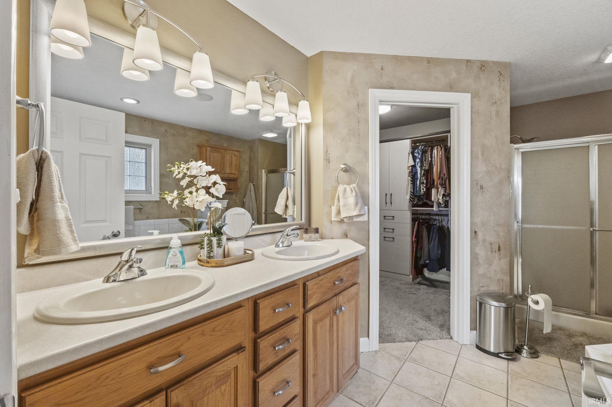1034 Pointed Reef Way Fort Wayne, IN 46845 - Photo 14 of 32 Gallery Image 14