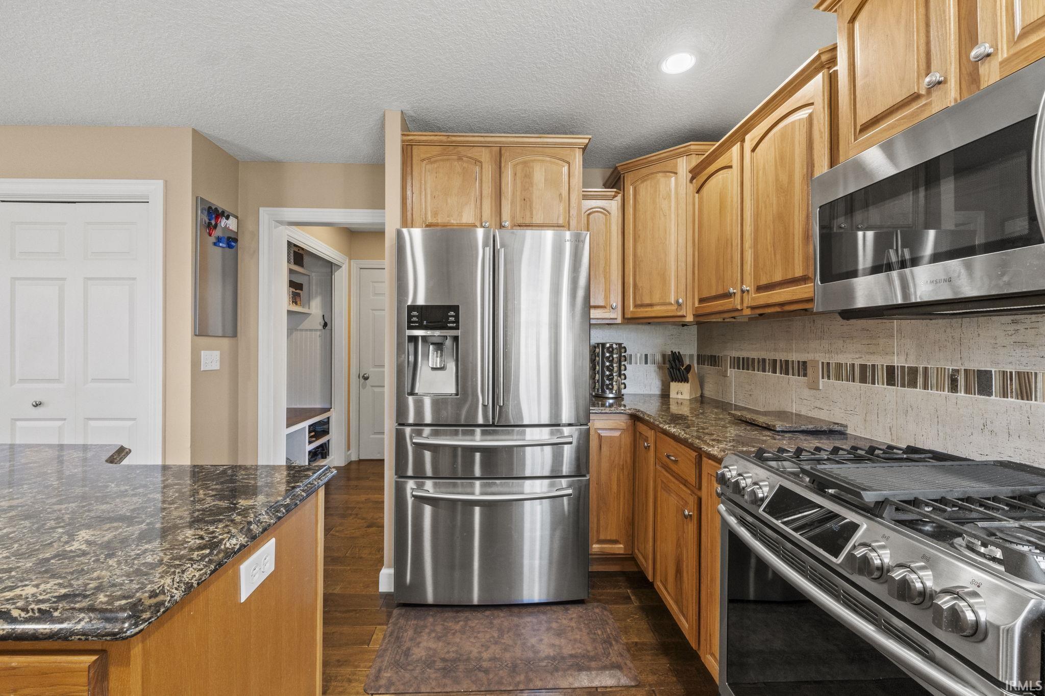 1034 Pointed Reef Way Fort Wayne, IN 46845 - Photo 10 of 32 Gallery Image 10