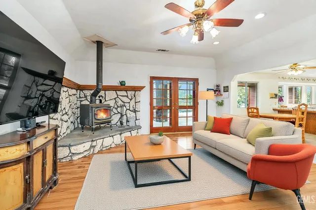 $899,900 | Undisclosed Address, Bakersfield, CA 93313