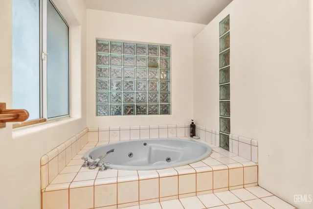 $899,900 | Undisclosed Address, Bakersfield, CA 93313