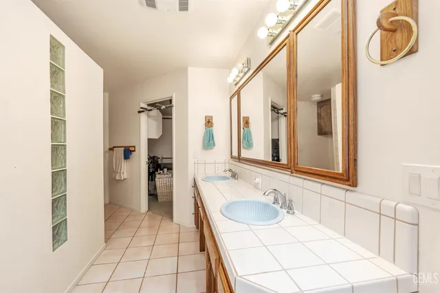 $899,900 | Undisclosed Address, Bakersfield, CA 93313