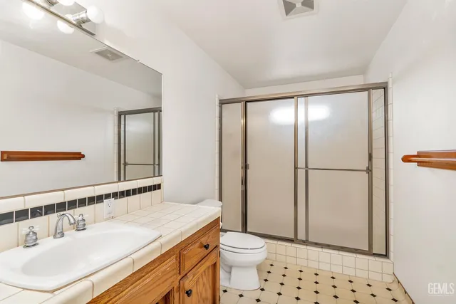 $899,900 | Undisclosed Address, Bakersfield, CA 93313