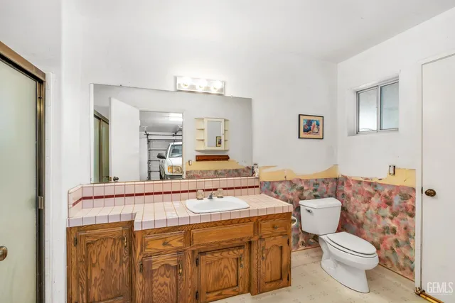 $899,900 | Undisclosed Address, Bakersfield, CA 93313