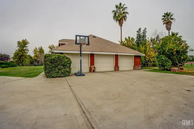 $899,900 | Undisclosed Address, Bakersfield, CA 93313