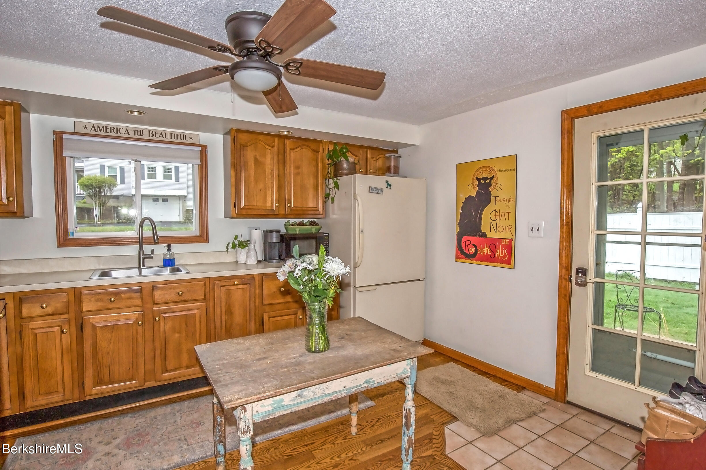 32 Lakeview Street Pittsfield, MA 01201 - Photo 15 of 44 Kitchen
