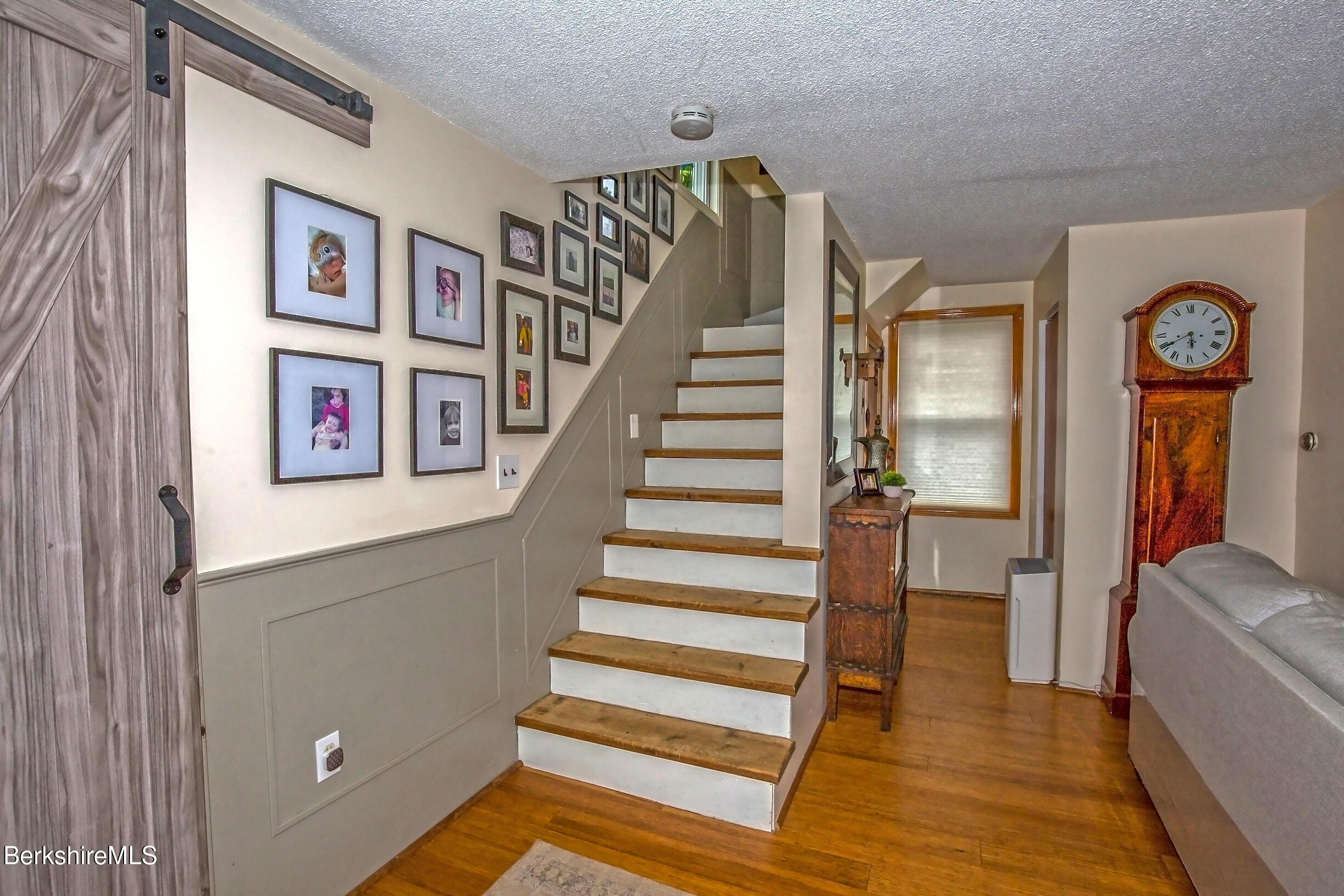 32 Lakeview Street Pittsfield, MA 01201 - Photo 24 of 44 Stairs