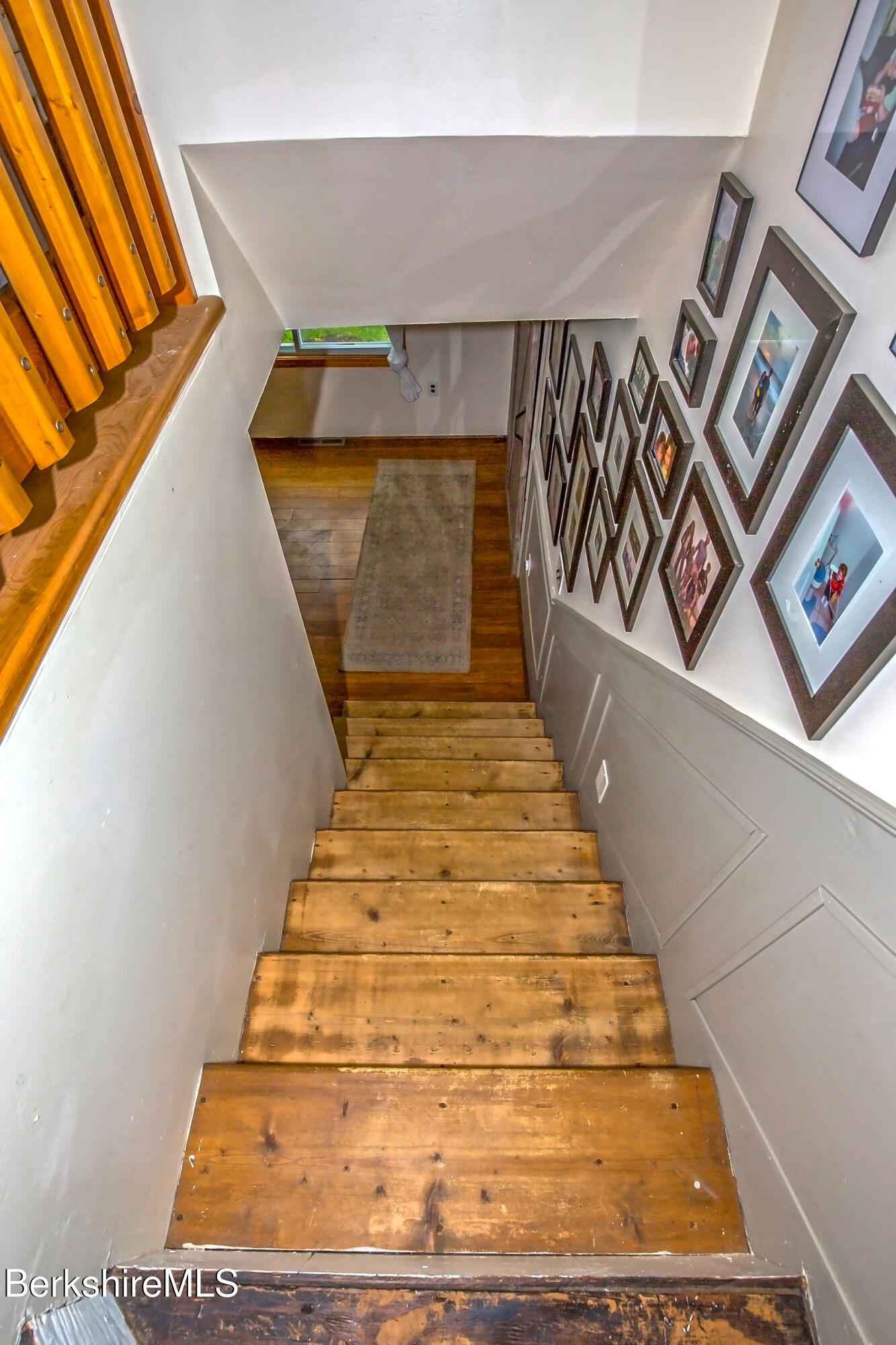 32 Lakeview Street Pittsfield, MA 01201 - Photo 25 of 44 Stairs