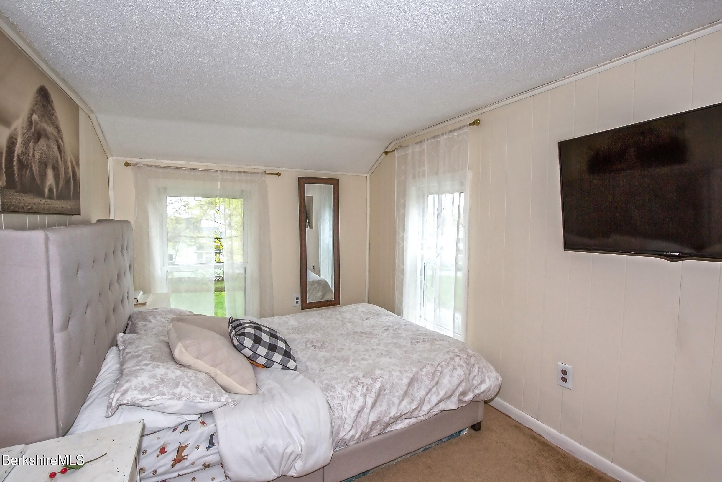 32 Lakeview Street Pittsfield, MA 01201 - Photo 33 of 44 Bedroom 1