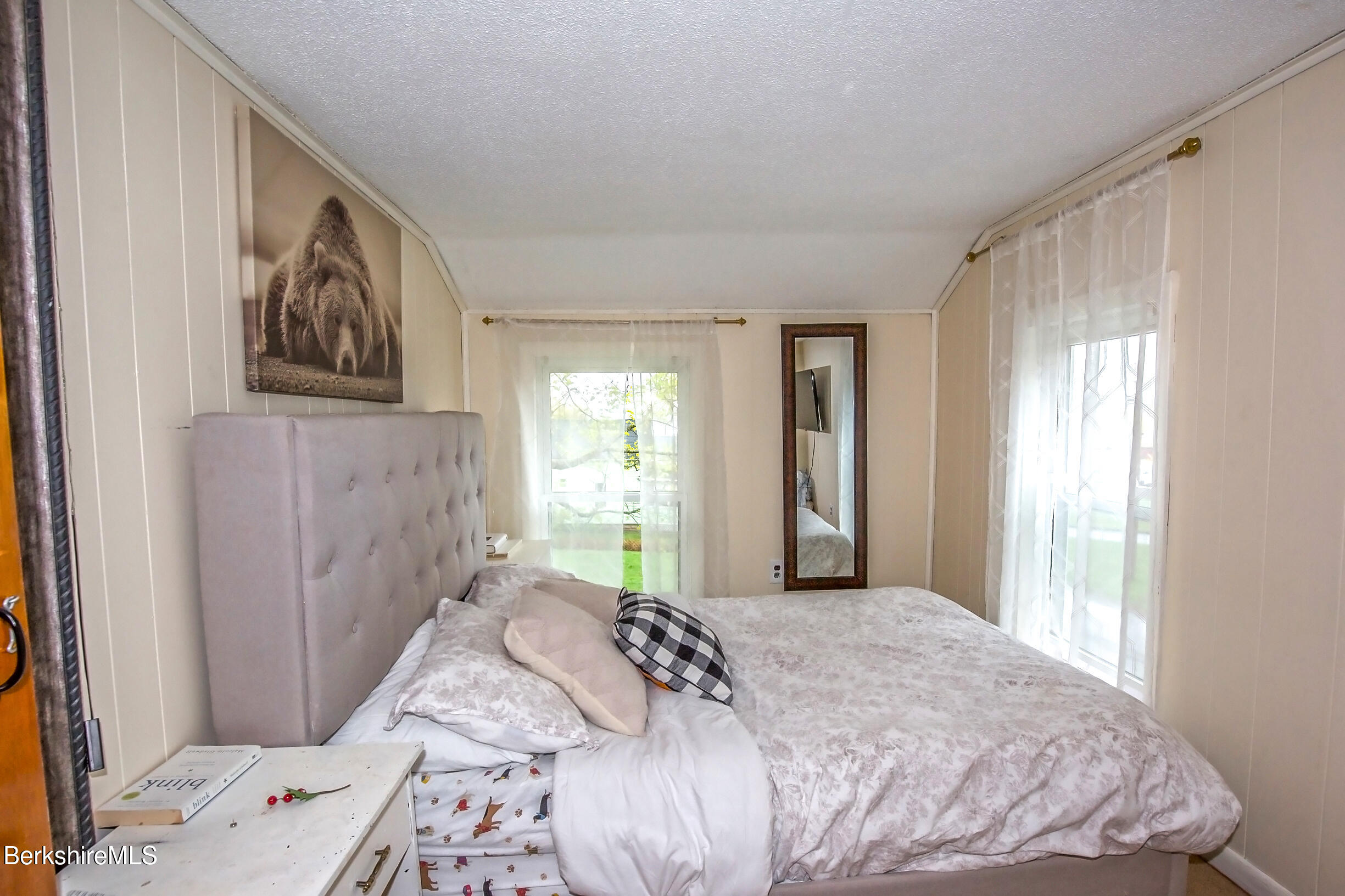 32 Lakeview Street Pittsfield, MA 01201 - Photo 34 of 44 Bedroom 1