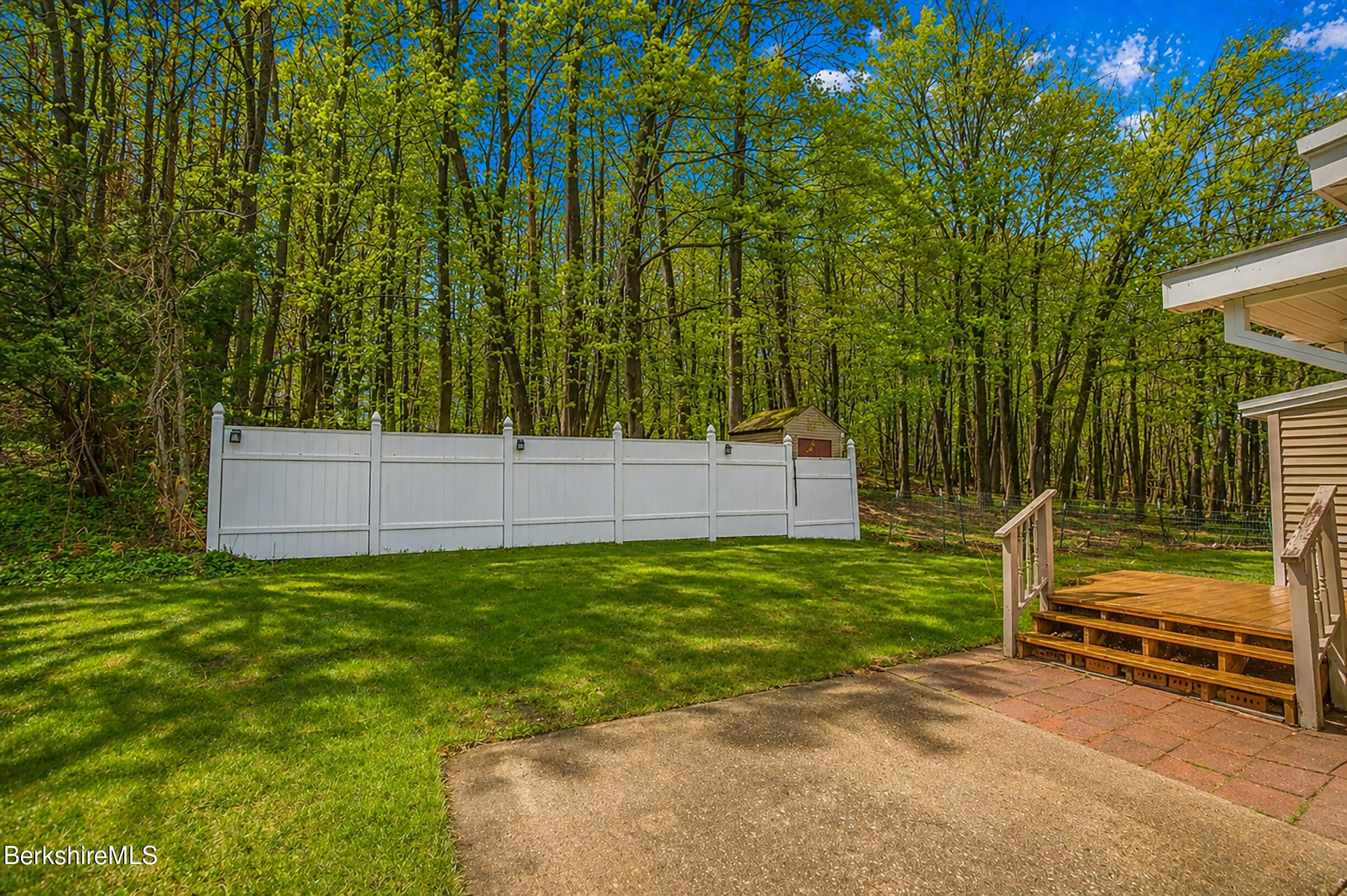 32 Lakeview Street Pittsfield, MA 01201 - Photo 10 of 44 Back