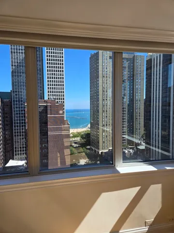 $3,500 | 40 East Cedar Street, Unit 21C, Chicago, IL 60611