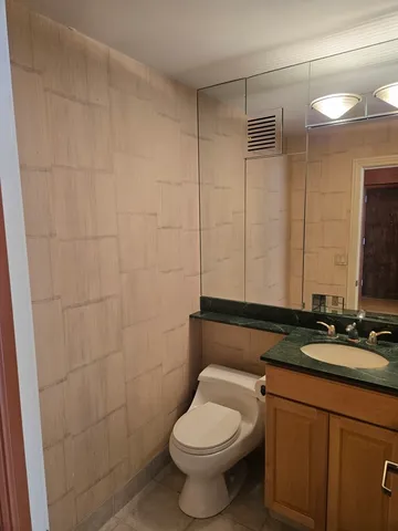 $3,500 | 40 East Cedar Street, Unit 21C, Chicago, IL 60611