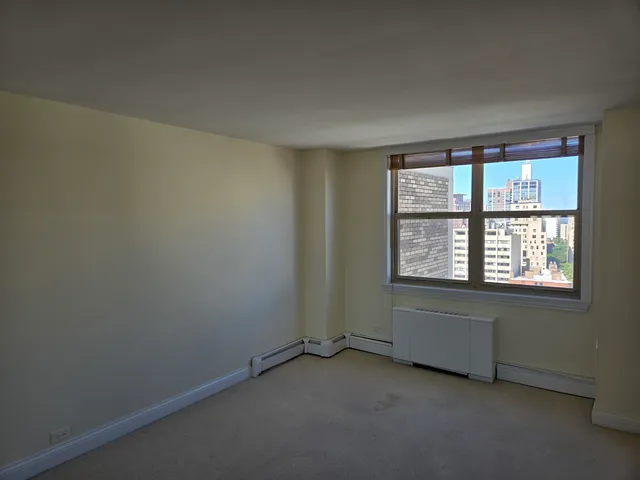 $3,500 | 40 East Cedar Street, Unit 21C, Chicago, IL 60611