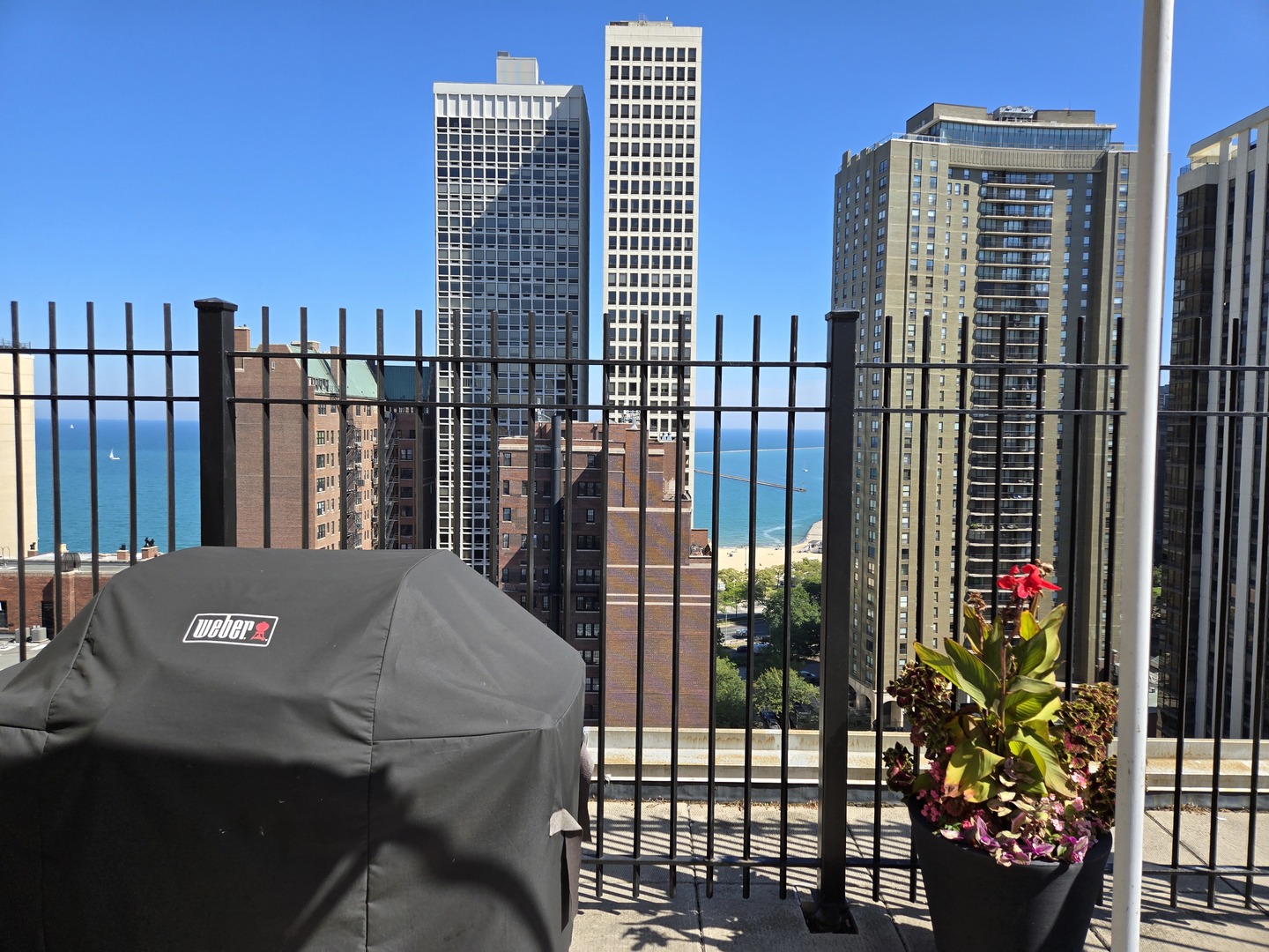 40 East Cedar Street, Unit 21C Chicago, IL 60611 - Photo 31 of 33 a view of balcony and patio