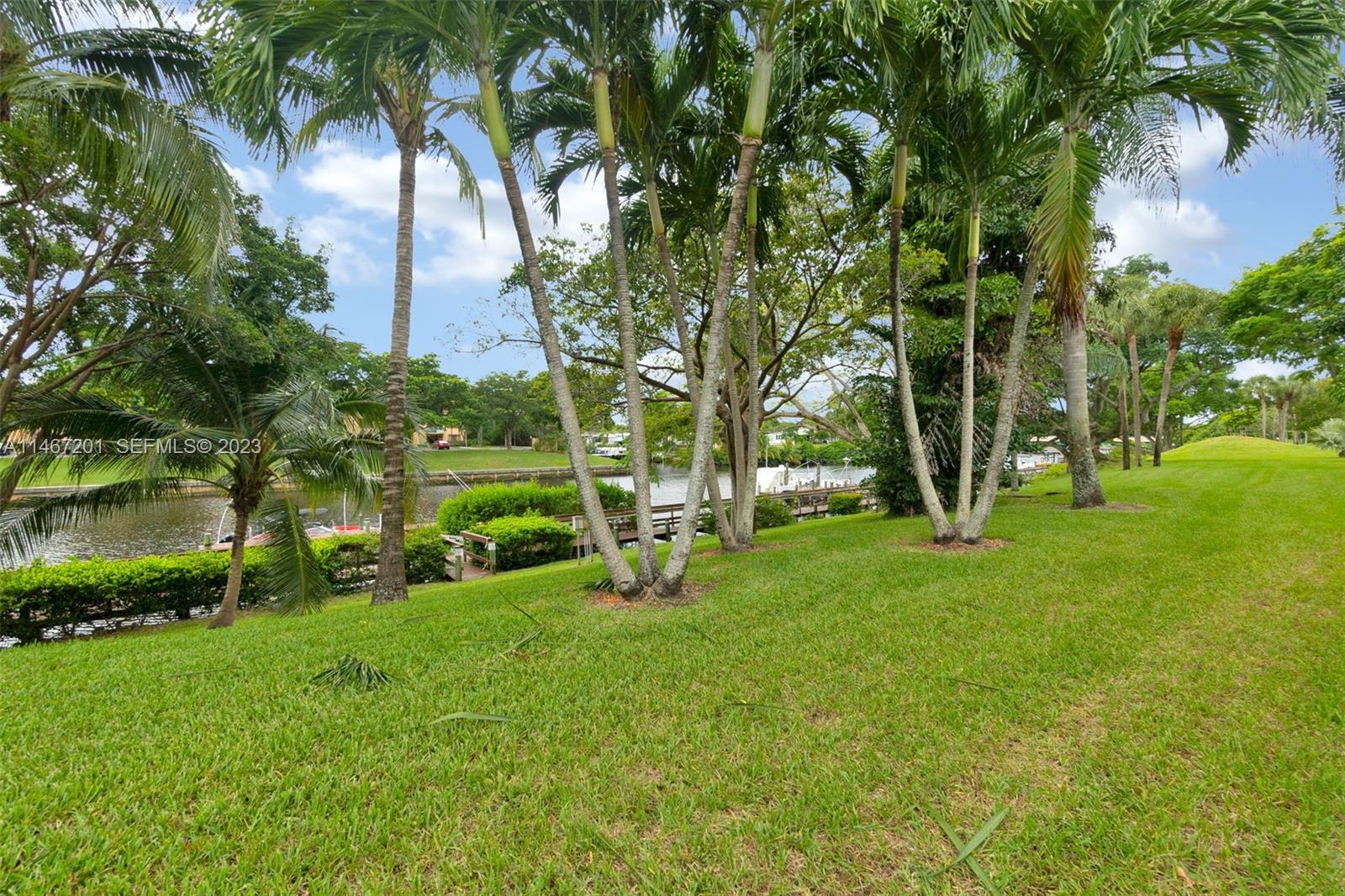 23348 Water Circle Boca Raton, FL 33486 - Photo 33 of 37 Gallery Image 33