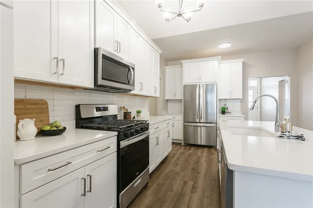 $539,900 | 243 Bretlyn Circle, Brighton, NY 14618