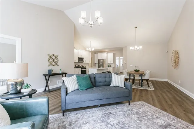 $539,900 | 243 Bretlyn Circle, Brighton, NY 14618