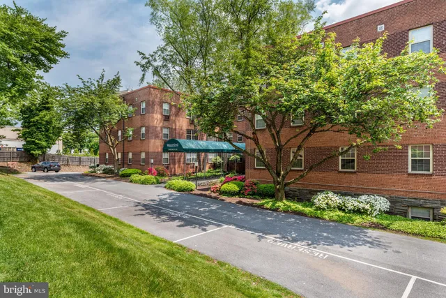 $249,900 | 383 Lakeside Road, Unit 105, Ardmore, PA 19003