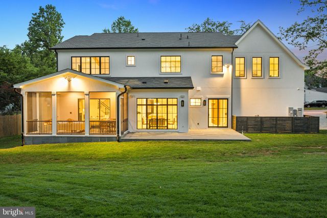 $6,370,000 | 5425 Moorland Lane, Bethesda, MD 20814