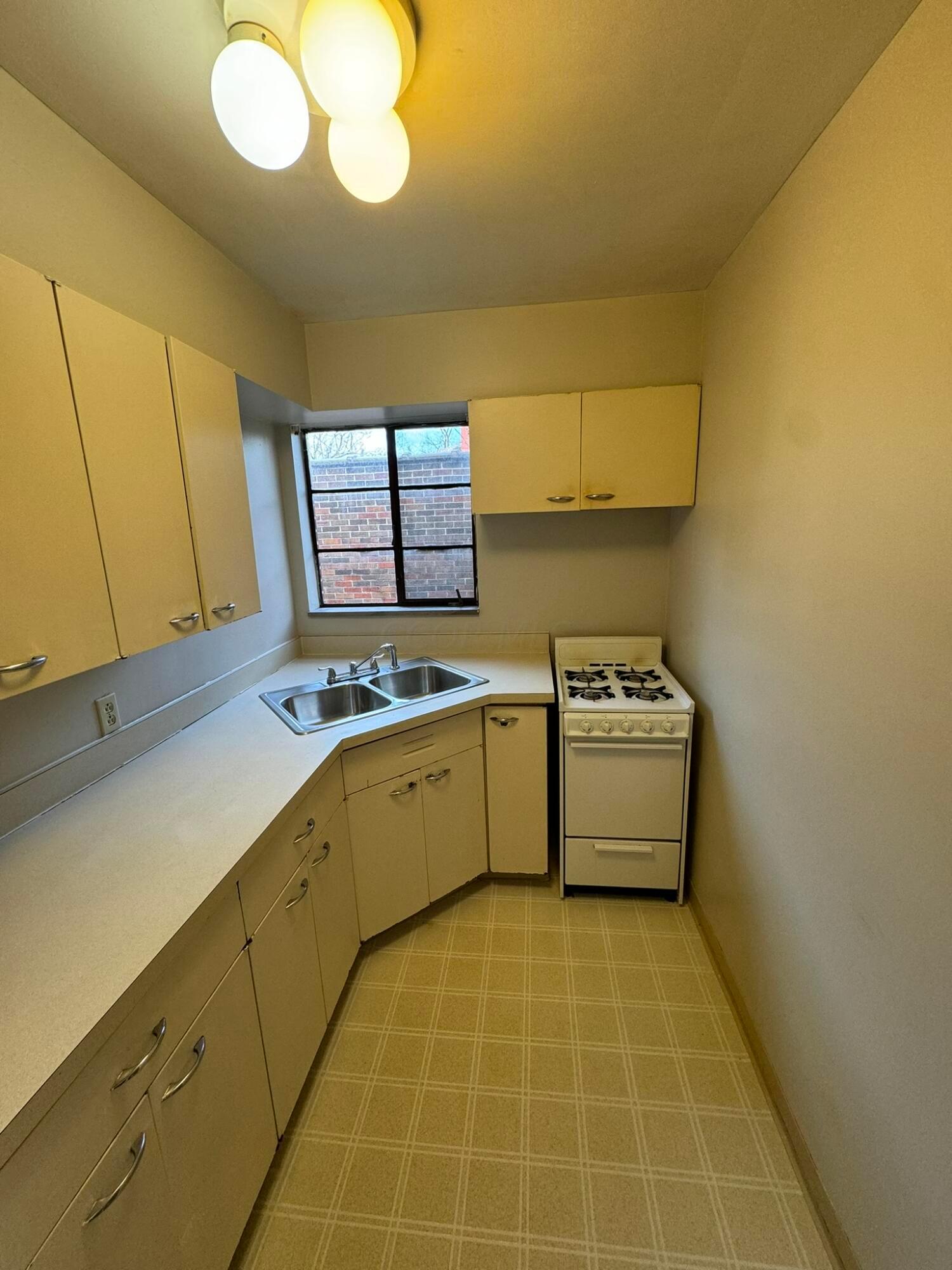 2098 Ridgeview Road Columbus, OH 43221 - Photo 21 of 29 IMG_5806