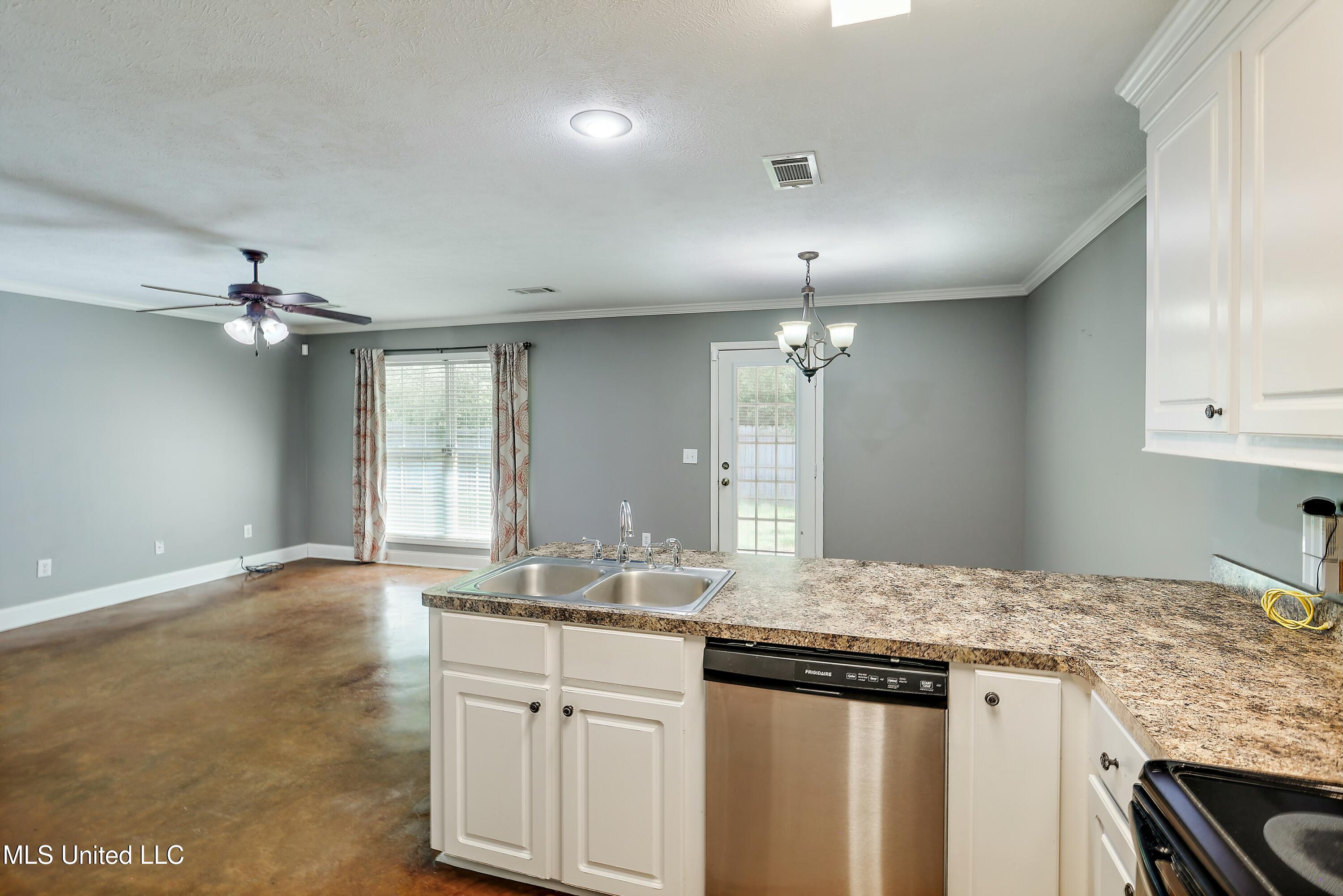 132 Cedar Spring Circle Pearl, MS 39208 - Photo 9 of 21 tempImagezdAS8C