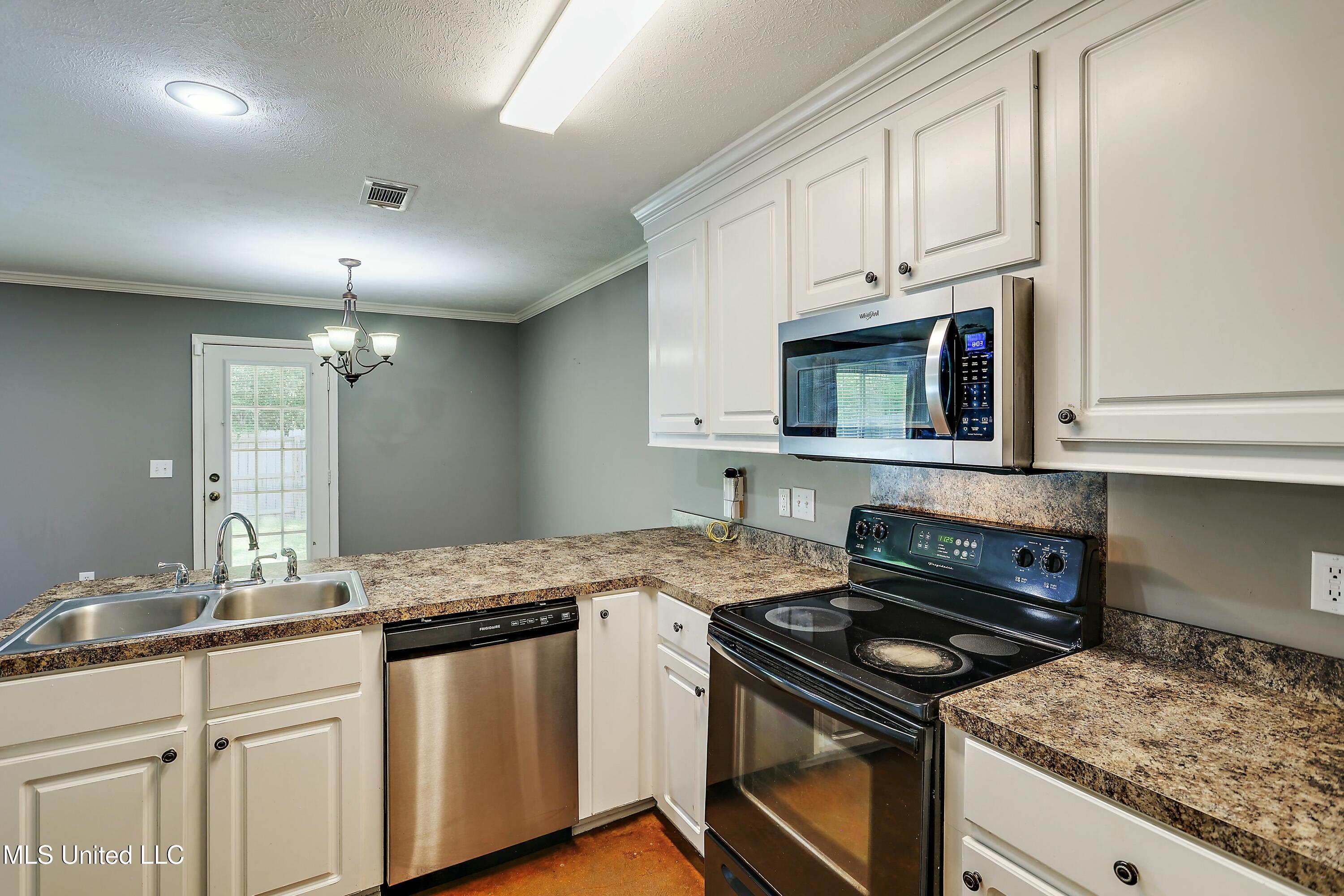 132 Cedar Spring Circle Pearl, MS 39208 - Photo 10 of 21 tempImagew8RTM9