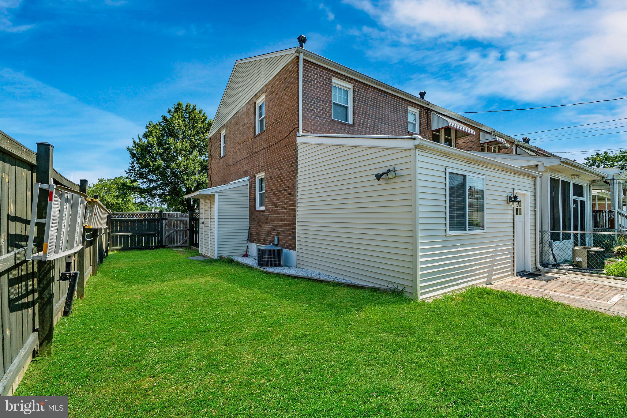 8257 Del Haven Road Baltimore, MD 21222 - Photo 7 of 36