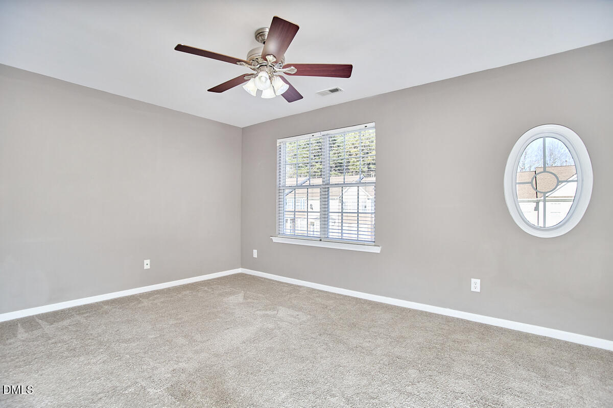 4411 Sugarbend Way Raleigh, NC 27606 - Photo 30 of 40 029