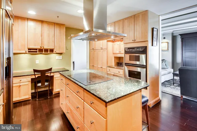 $350,000 | 10 East Lee Street, Unit 1802, Baltimore, MD 21202